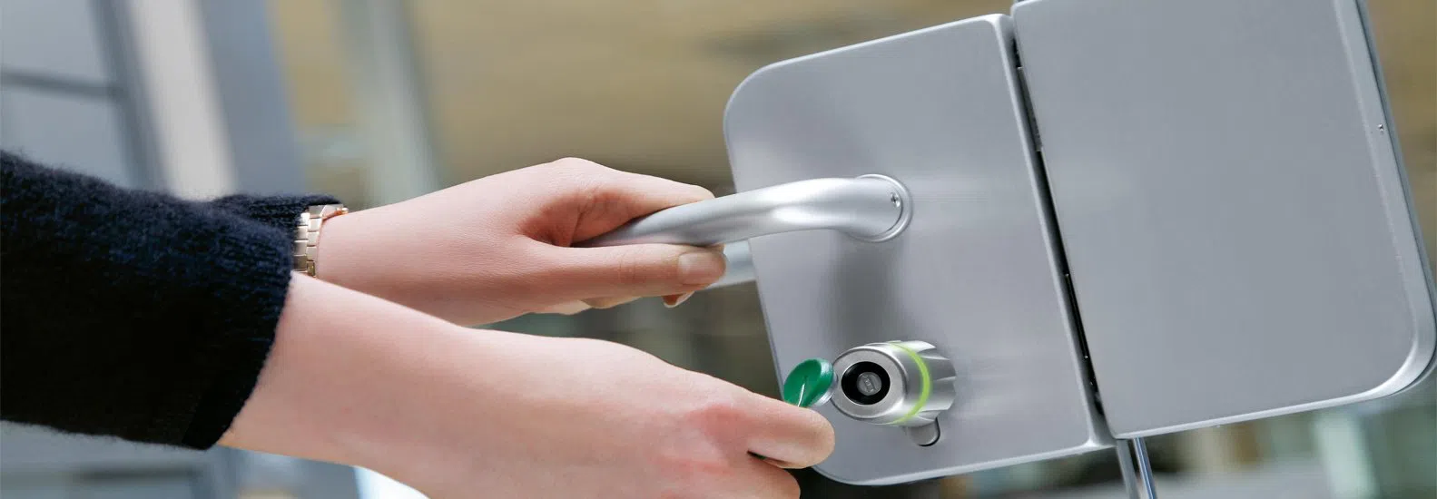 Master Locksmith Store Minneapolis, MN 612-568-1041 - push-bars